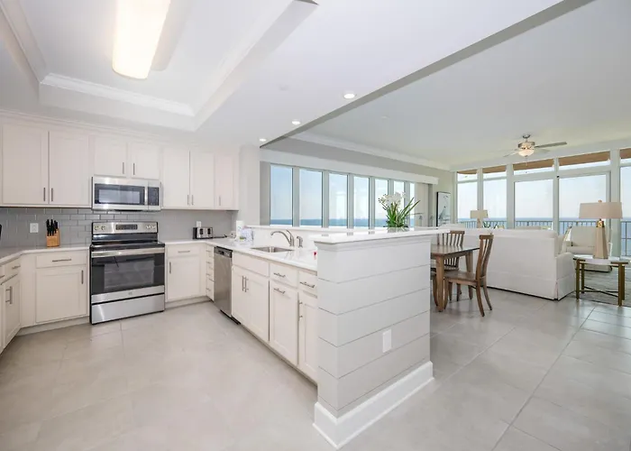 Phoenix Gulf Towers 808 Apartment *