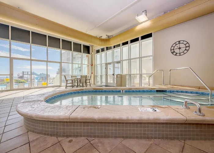 Phoenix Gulf Towers 808 Apartment *